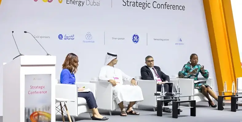 Panelists_on_stage_at_Middle_East_Energy
